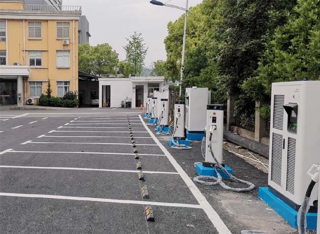 последний случай компании о Общественные быстрые зарядные станции EV